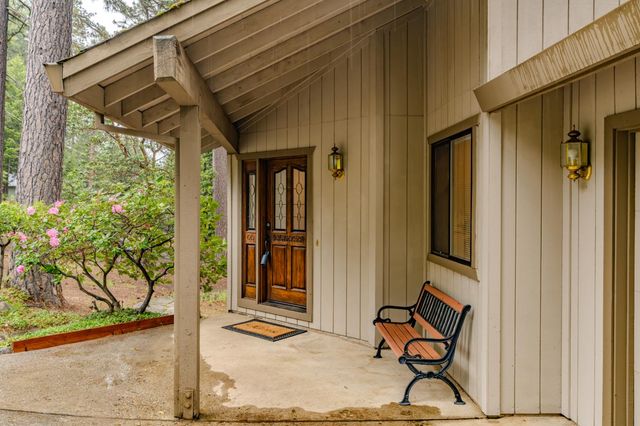 16686 Meadow Vista Dr, Pioneer, CA 95666