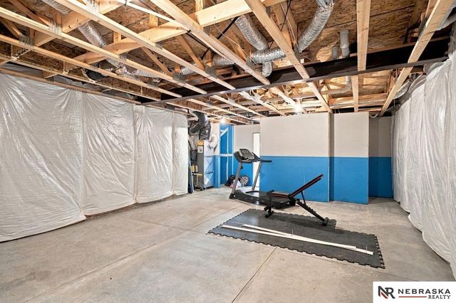 11952 S 107th Avenue, Papillion, NE 68046