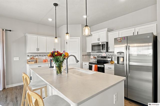 11952 S 107th Avenue, Papillion, NE 68046