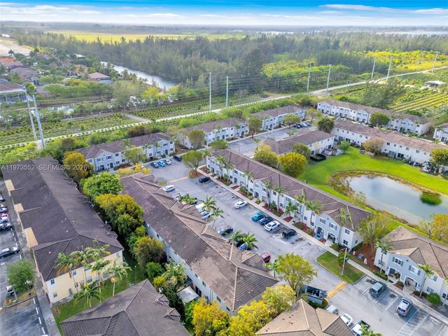 1687 SE 30th St, Homestead, FL 33035