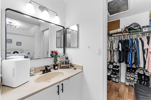 1687 SE 30th St, Homestead, FL 33035