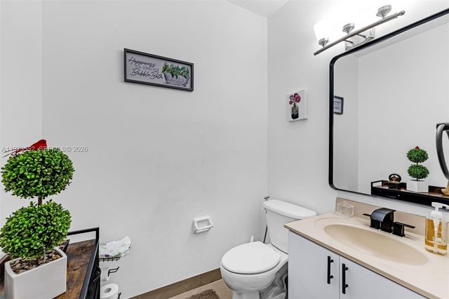 1687 SE 30th St, Homestead, FL 33035