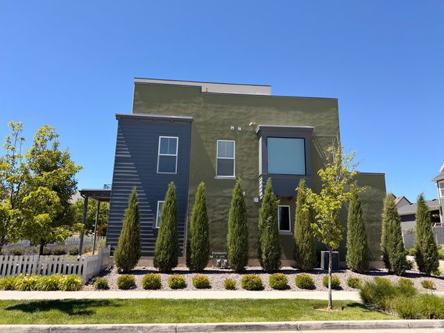 11029 S LAKE RUN RD, South Jordan, UT 84009