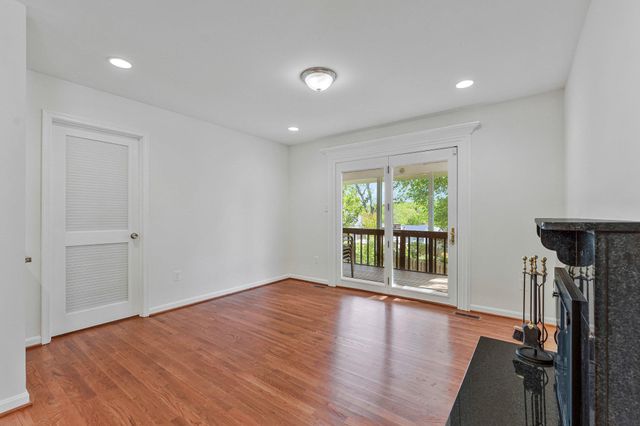 3683 BLENHEIM BLVD, Fairfax, VA 22030