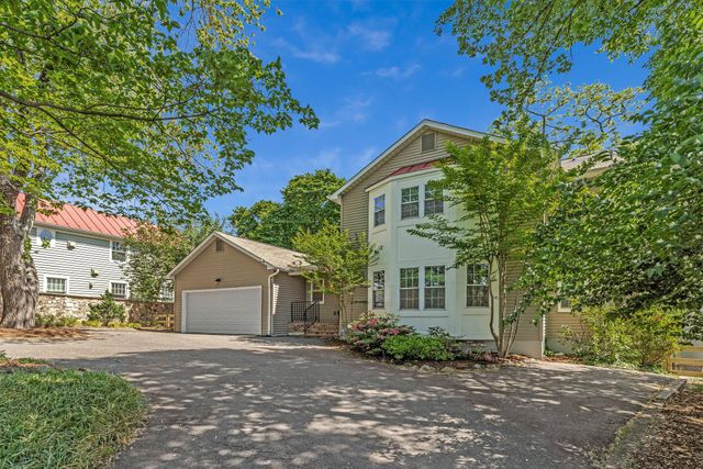 3683 BLENHEIM BLVD, Fairfax, VA 22030