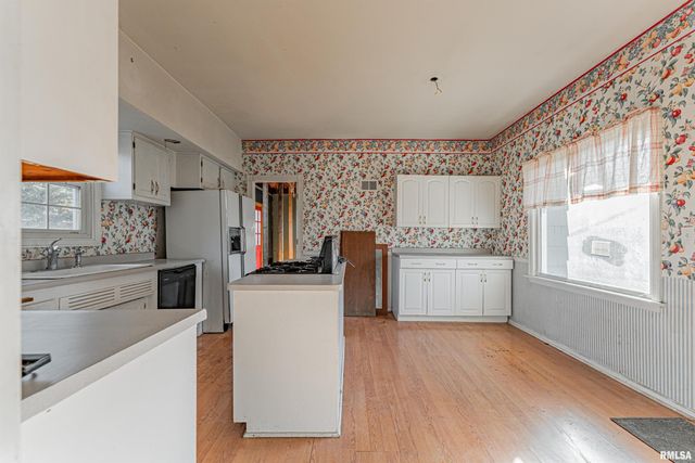 726 PARK Avenue, Pekin, IL 61554