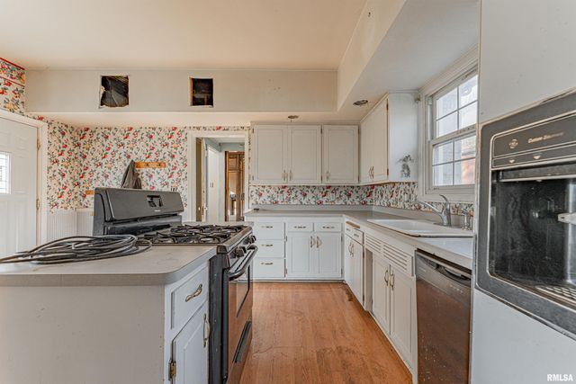 726 PARK Avenue, Pekin, IL 61554