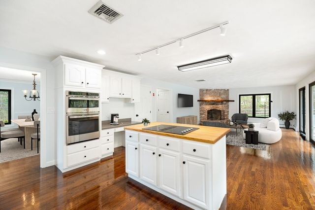 40 Sagamore Street, Hamilton, MA 01982