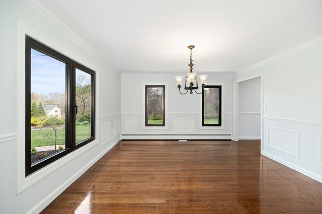 40 Sagamore Street, Hamilton, MA 01982