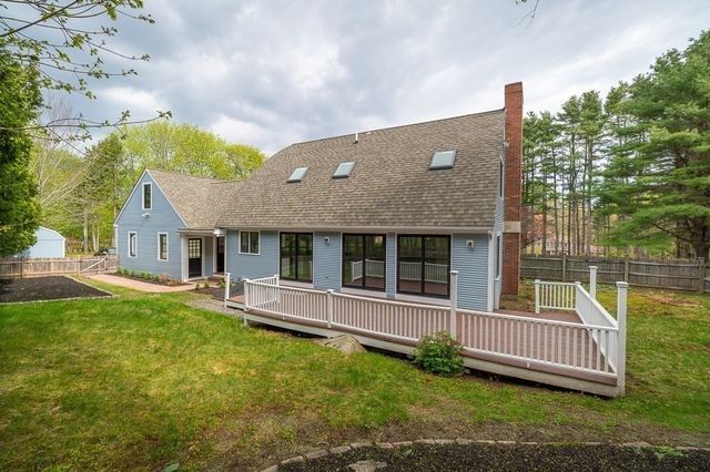 40 Sagamore Street, Hamilton, MA 01982