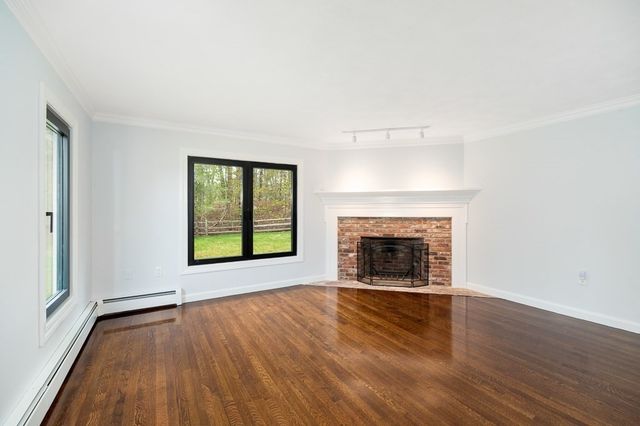 40 Sagamore Street, Hamilton, MA 01982