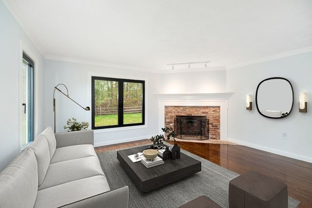 40 Sagamore Street, Hamilton, MA 01982