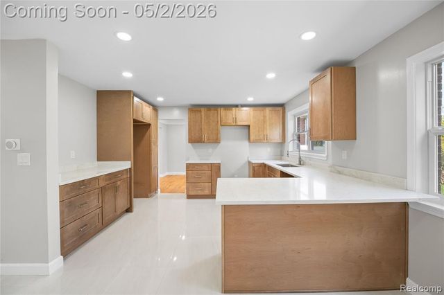 5 Snow Court, Dearborn, MI 48124