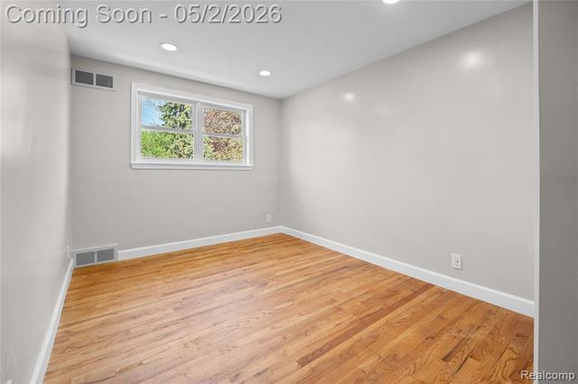 5 Snow Court, Dearborn, MI 48124