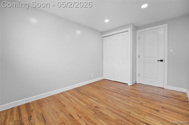 5 Snow Court, Dearborn, MI 48124