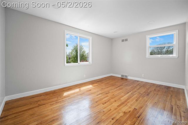 5 Snow Court, Dearborn, MI 48124