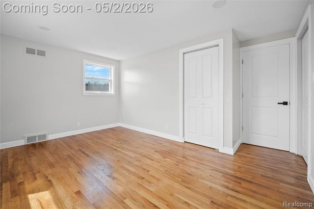 5 Snow Court, Dearborn, MI 48124
