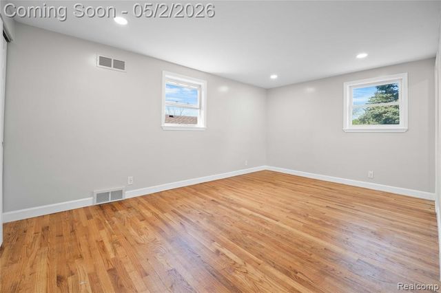 5 Snow Court, Dearborn, MI 48124