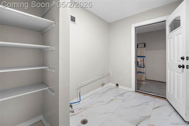 5 Snow Court, Dearborn, MI 48124