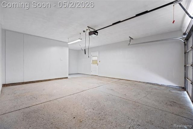 5 Snow Court, Dearborn, MI 48124