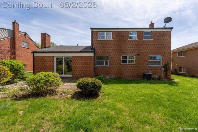 5 Snow Court, Dearborn, MI 48124