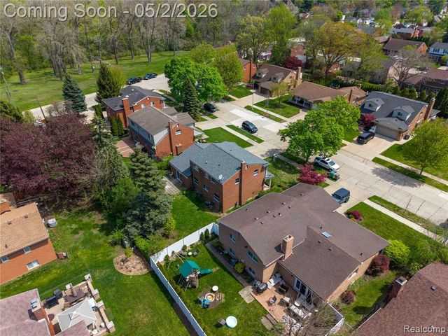 5 Snow Court, Dearborn, MI 48124