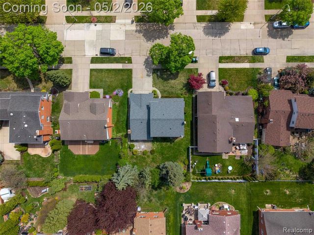 5 Snow Court, Dearborn, MI 48124