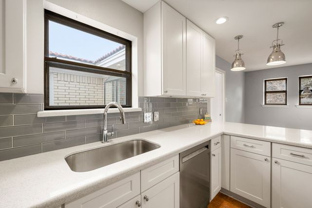 137 E Louella Drive, Hurst, TX 76054