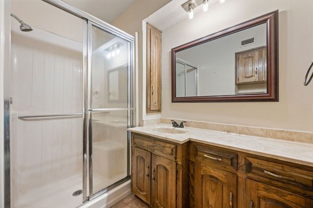 137 E Louella Drive, Hurst, TX 76054