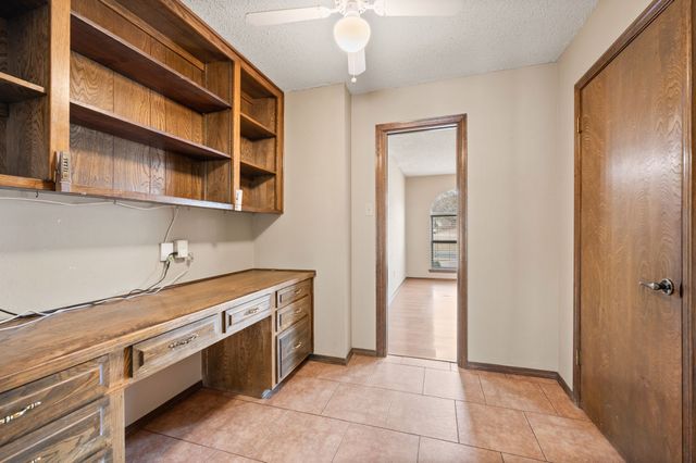 137 E Louella Drive, Hurst, TX 76054