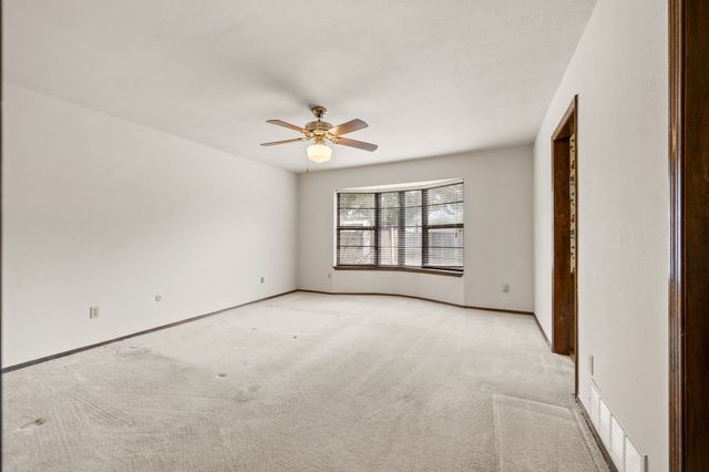 137 E Louella Drive, Hurst, TX 76054