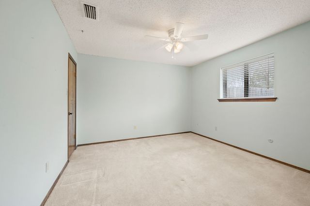 137 E Louella Drive, Hurst, TX 76054