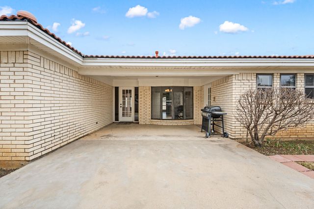 137 E Louella Drive, Hurst, TX 76054