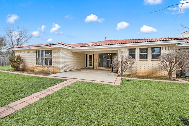 137 E Louella Drive, Hurst, TX 76054