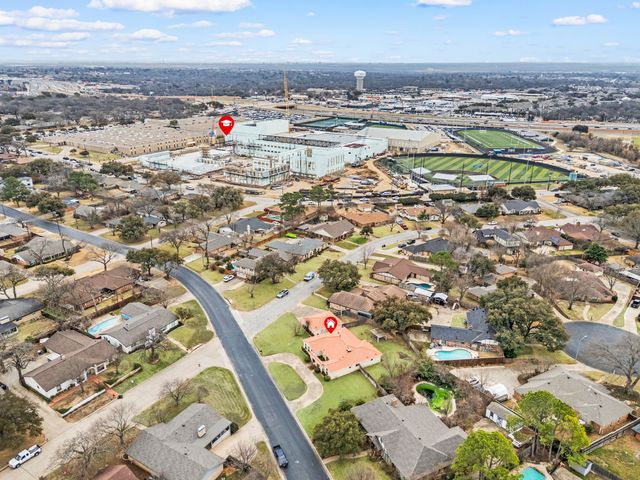 137 E Louella Drive, Hurst, TX 76054