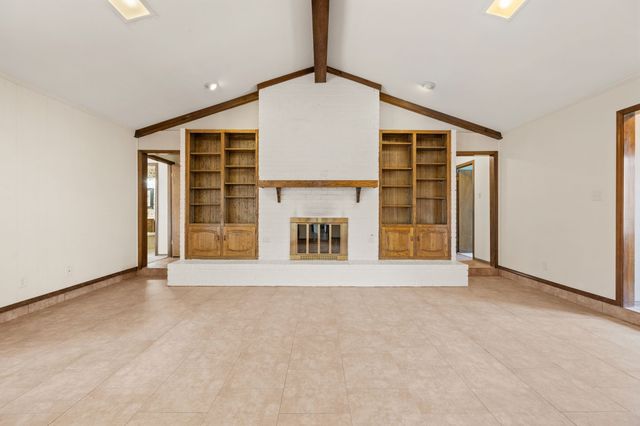 137 E Louella Drive, Hurst, TX 76054