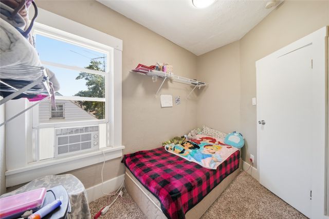 1614 Searle Street, Des Moines, IA 50317