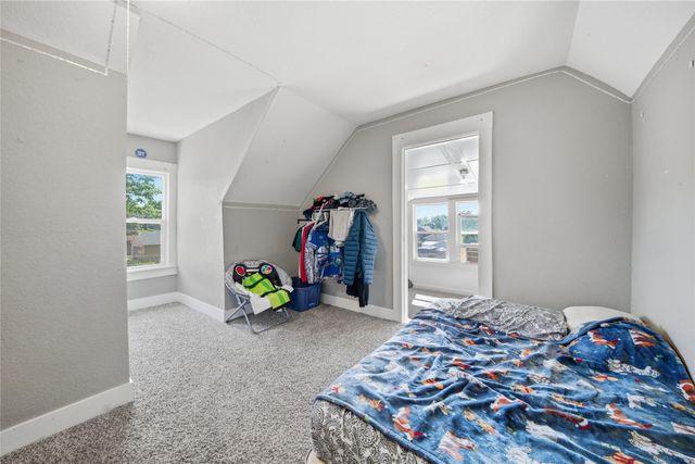 1614 Searle Street, Des Moines, IA 50317