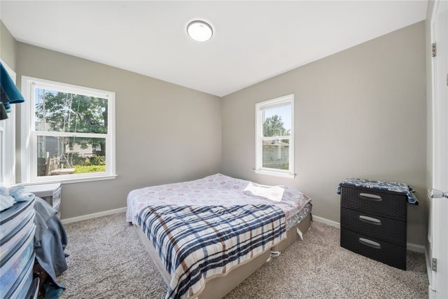 1614 Searle Street, Des Moines, IA 50317