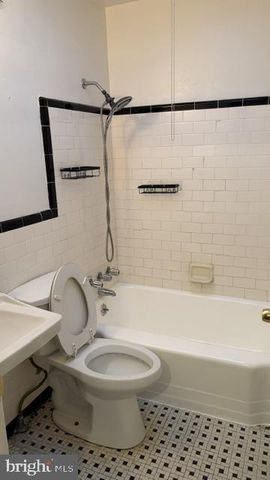 2709 E HOFFMAN ST, Baltimore, MD 21213