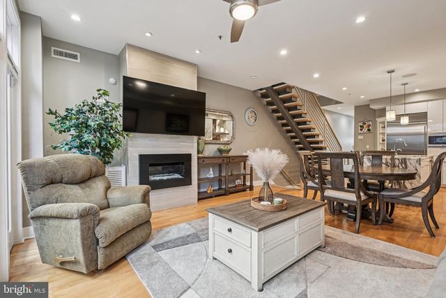 739 BAINBRIDGE ST, Philadelphia, PA 19147