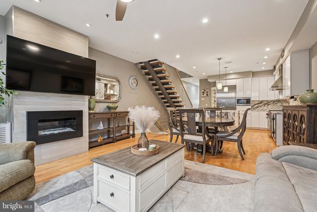 739 BAINBRIDGE ST, Philadelphia, PA 19147