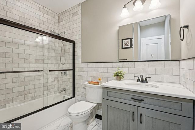 739 BAINBRIDGE ST, Philadelphia, PA 19147