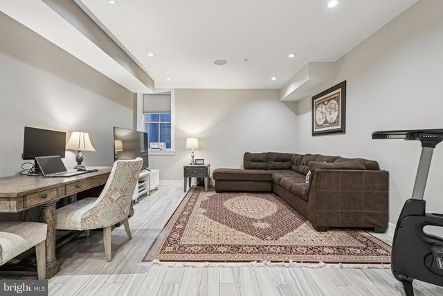 739 BAINBRIDGE ST, Philadelphia, PA 19147