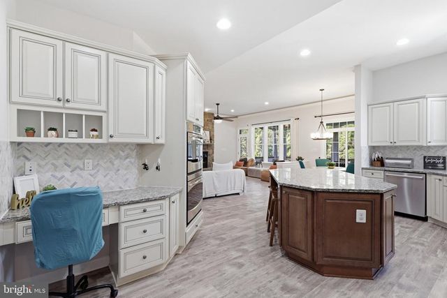 7547 EDINGTON DR, Warrenton, VA 20187