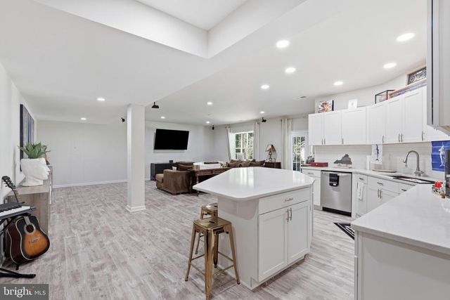 7547 EDINGTON DR, Warrenton, VA 20187