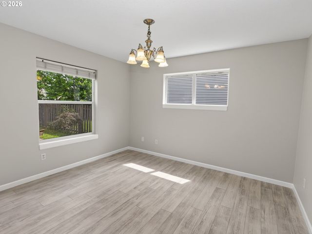 8329 N JOHNSWOOD Dr, Portland, OR 97203