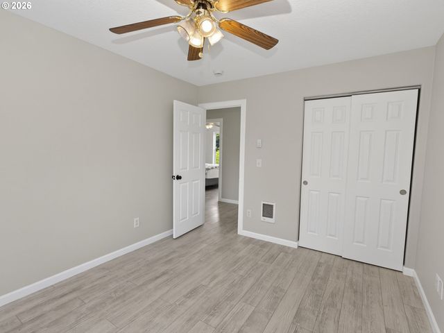 8329 N JOHNSWOOD Dr, Portland, OR 97203