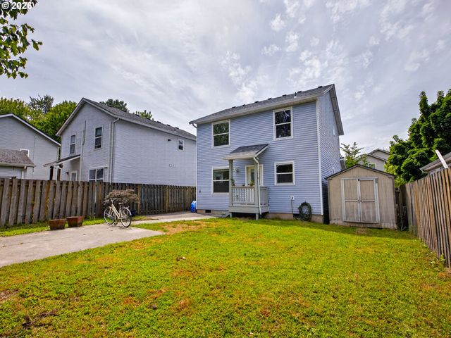 8329 N JOHNSWOOD Dr, Portland, OR 97203