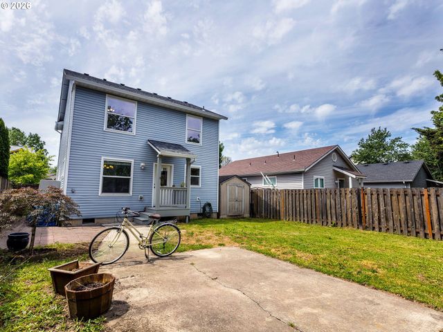 8329 N JOHNSWOOD Dr, Portland, OR 97203